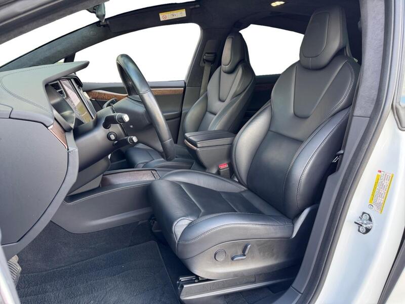 Tesla Model X vaihtoauto