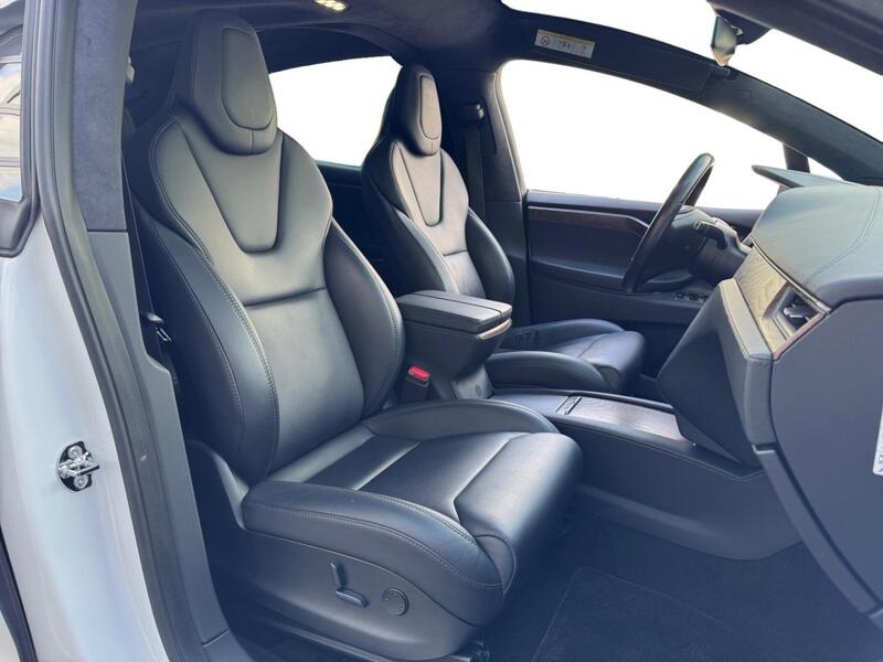 Tesla Model X vaihtoauto