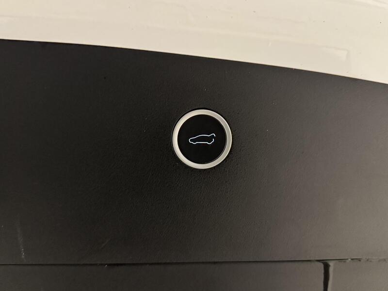 Tesla Model X vaihtoauto