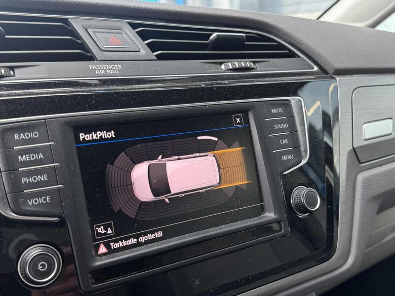 Volkswagen Touran vaihtoauto
