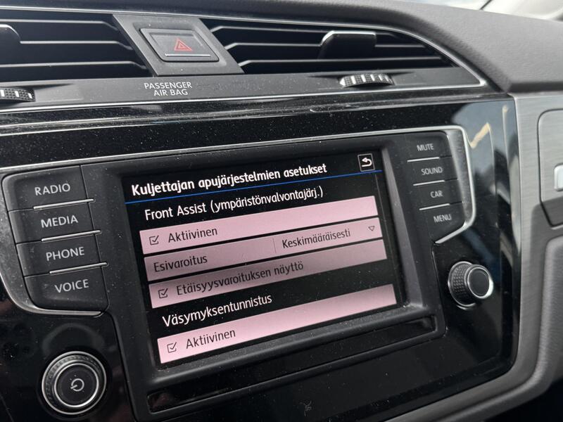 Volkswagen Touran vaihtoauto