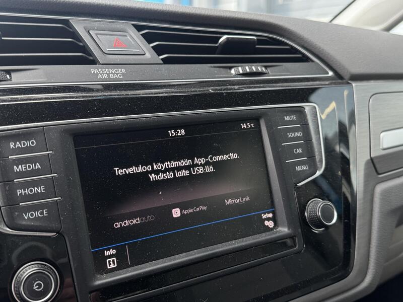 Volkswagen Touran vaihtoauto