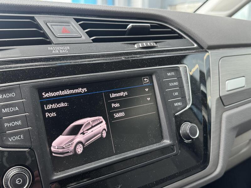 Volkswagen Touran vaihtoauto
