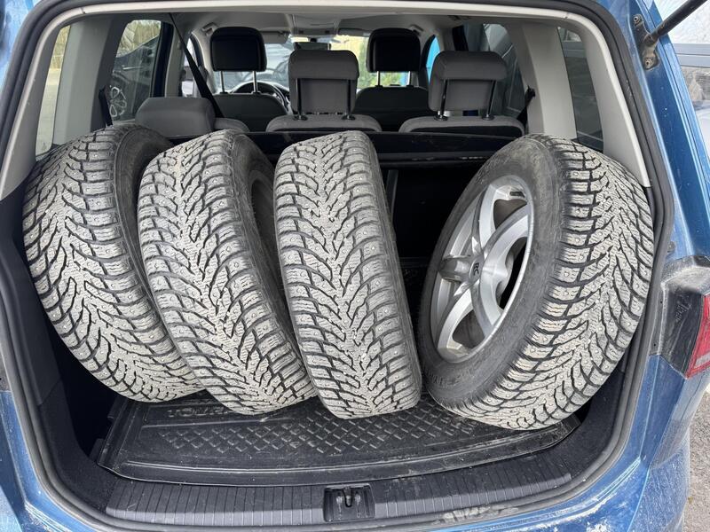 Volkswagen Touran vaihtoauto