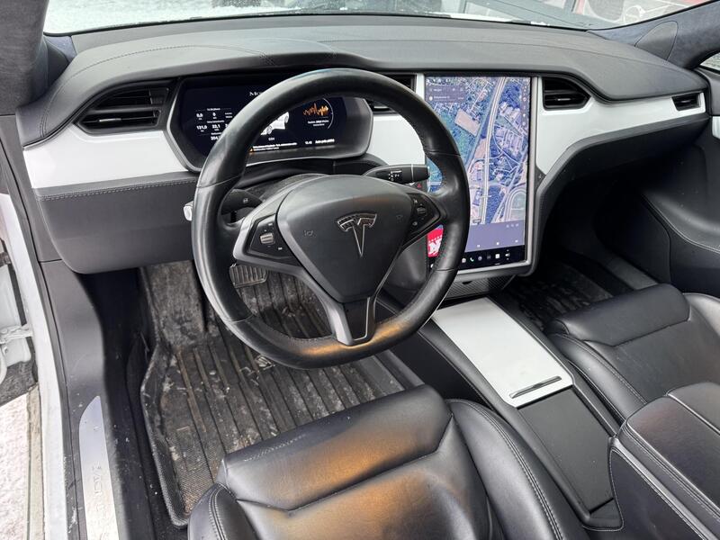 Tesla Model S vaihtoauto