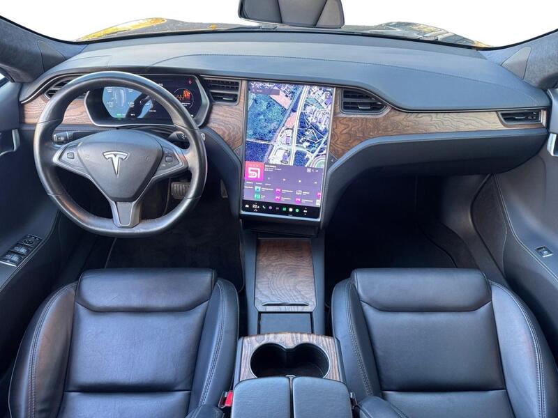 Tesla Model S vaihtoauto