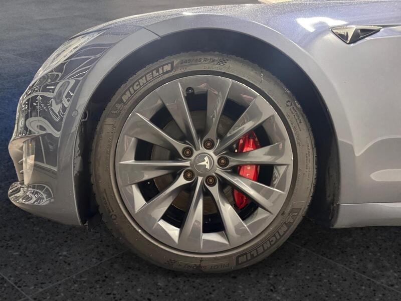 Tesla Model S vaihtoauto