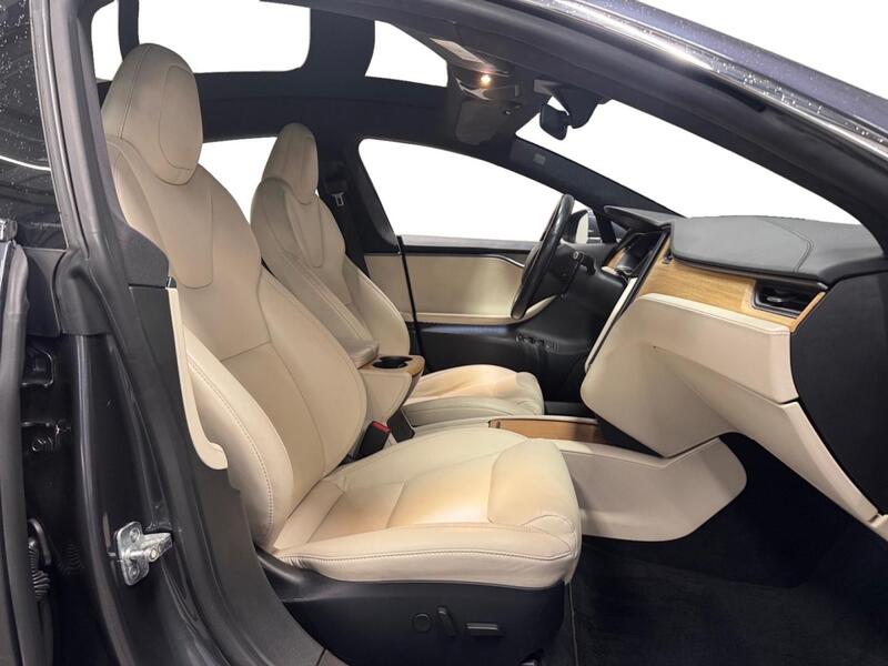 Tesla Model S vaihtoauto