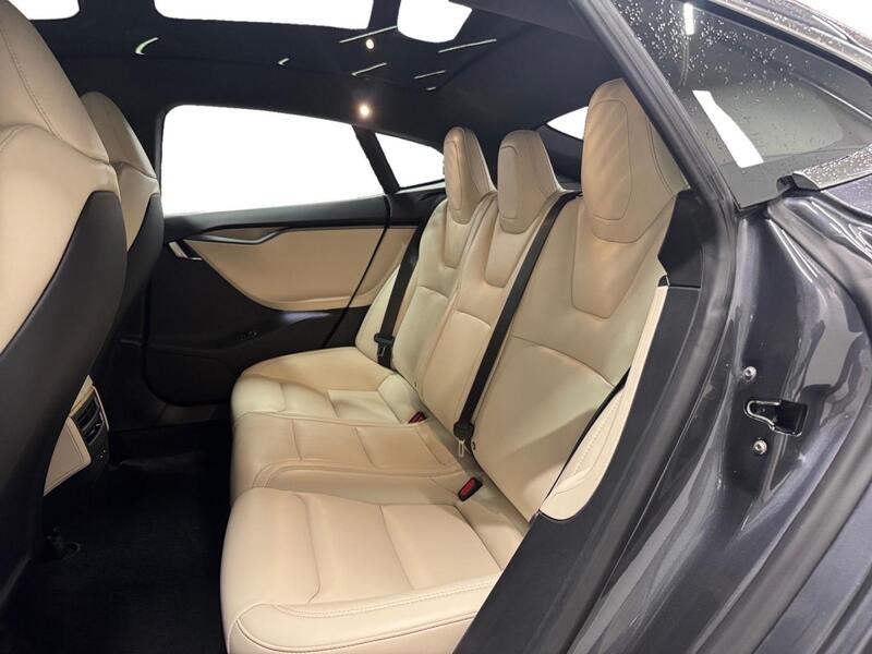 Tesla Model S vaihtoauto