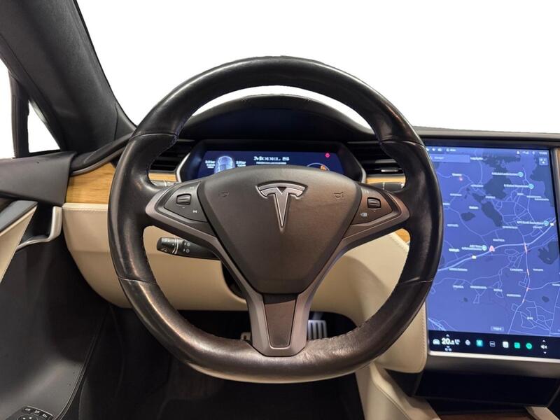 Tesla Model S vaihtoauto