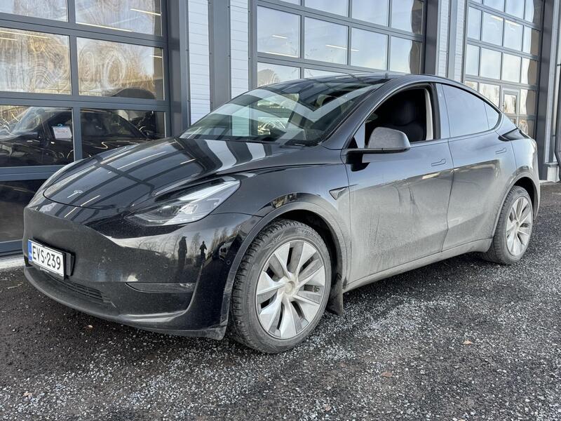 Tesla Model Y vaihtoauto