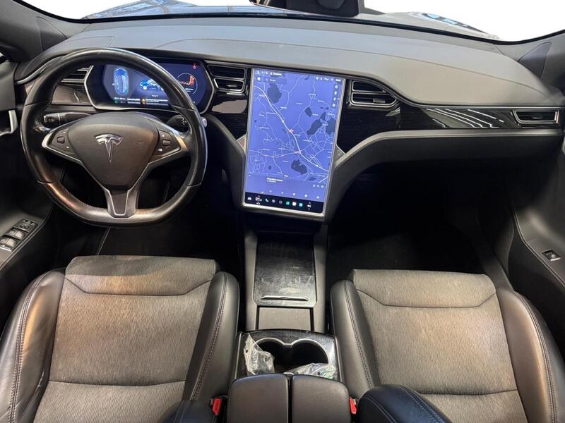 Tesla Model S vaihtoauto