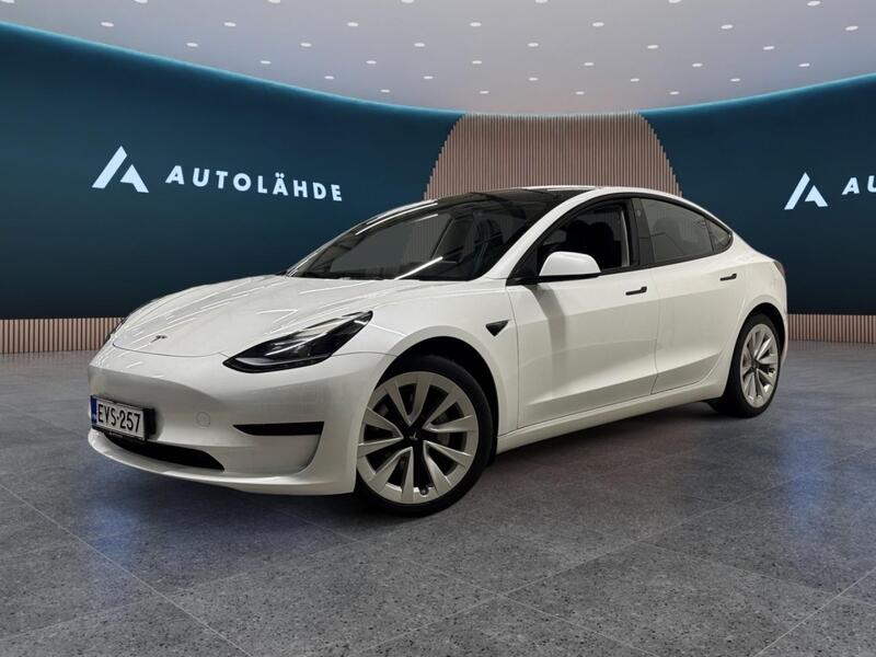 Tesla Model 3 vaihtoauto