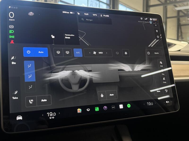 Tesla Model Y vaihtoauto