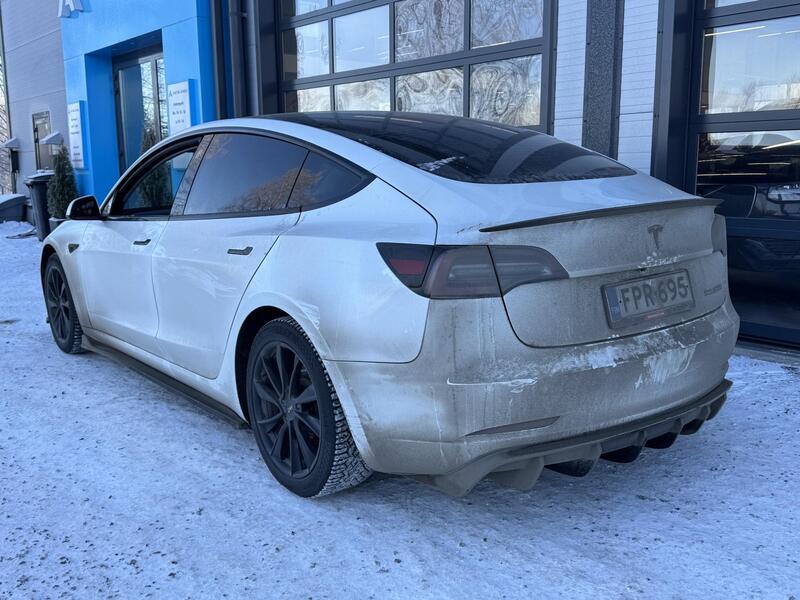 Tesla Model 3 vaihtoauto