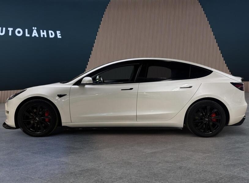 Tesla Model 3 vaihtoauto