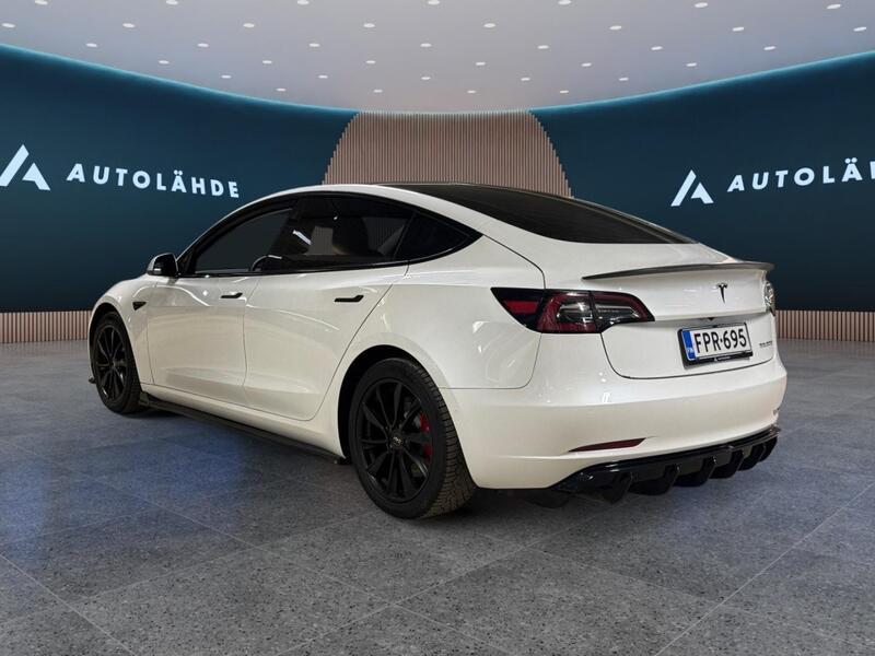 Tesla Model 3 vaihtoauto