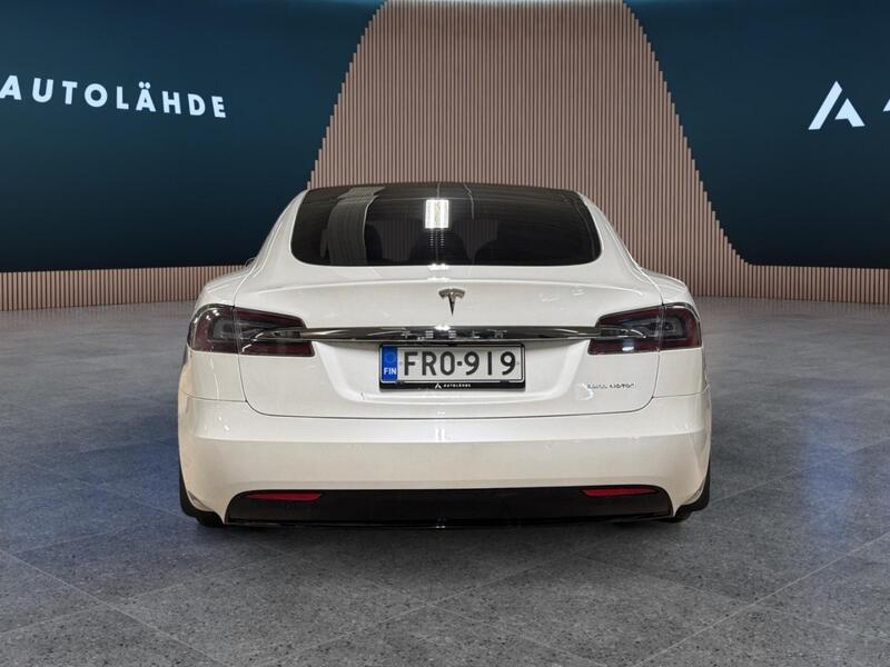 Tesla Model S vaihtoauto