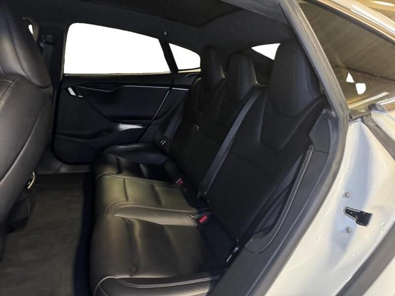 Tesla Model S vaihtoauto