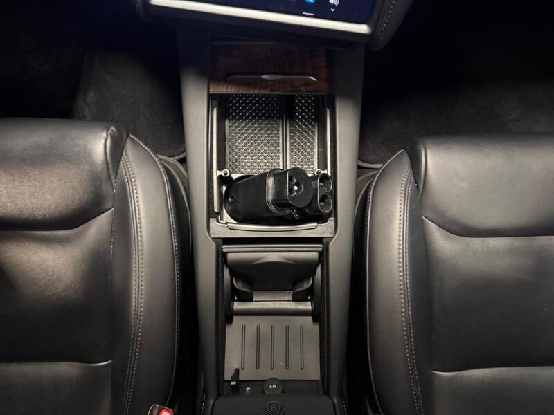 Tesla Model S vaihtoauto