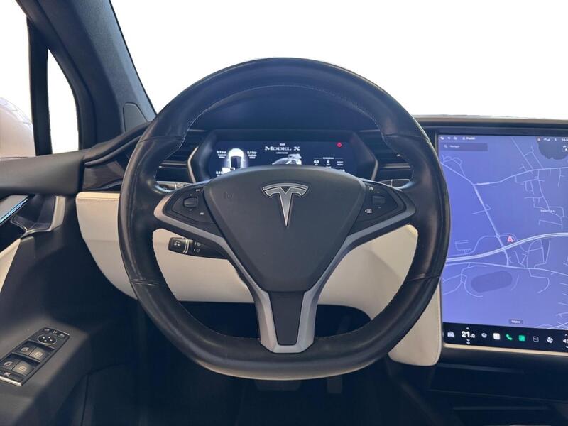 Tesla Model X vaihtoauto
