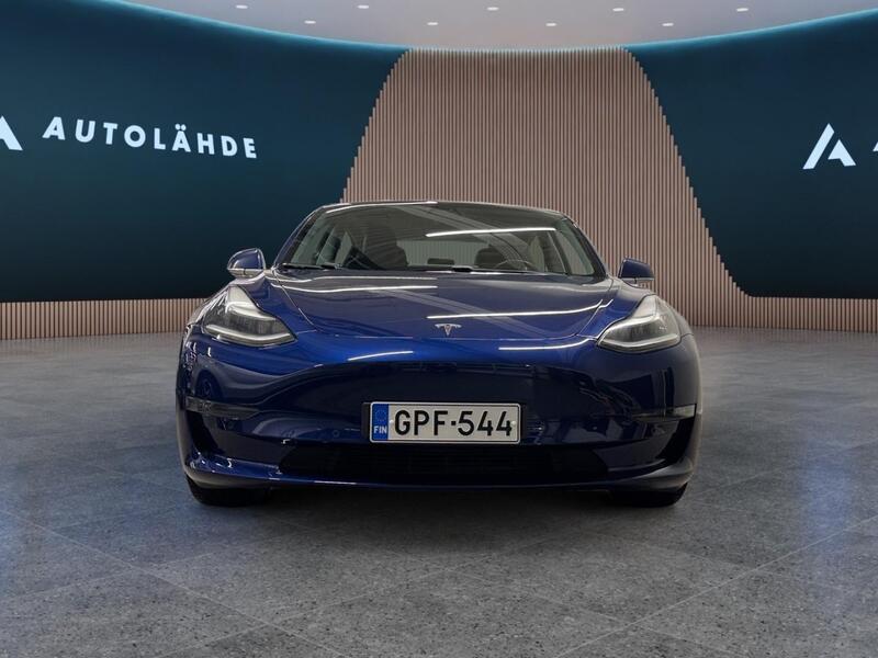 Tesla Model 3 vaihtoauto