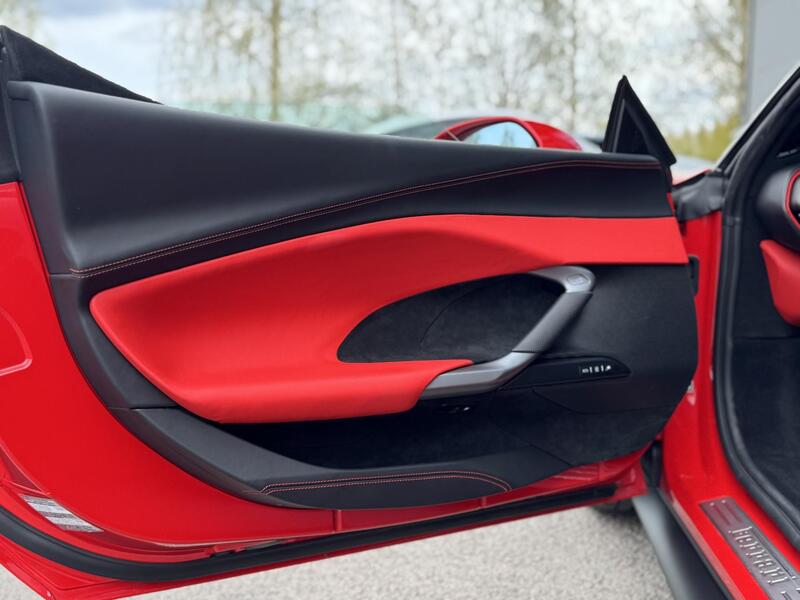 Ferrari 296 GTB vaihtoauto