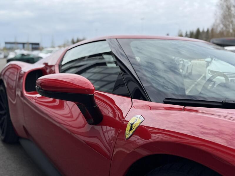 Ferrari 296 GTB vaihtoauto