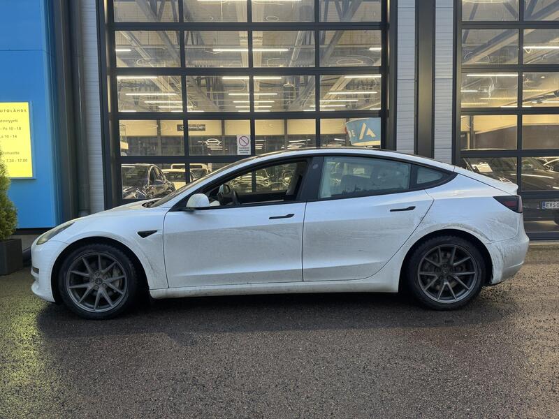 Tesla Model 3 vaihtoauto