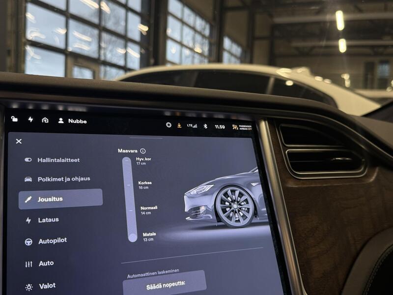 Tesla Model S vaihtoauto