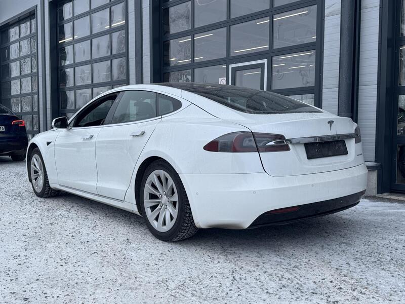 Tesla Model S vaihtoauto