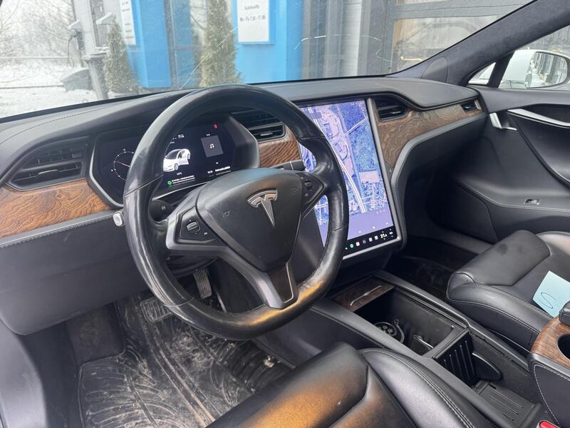Tesla Model S vaihtoauto
