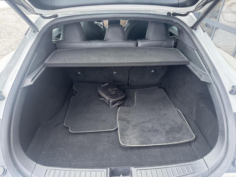 Tesla Model S vaihtoauto