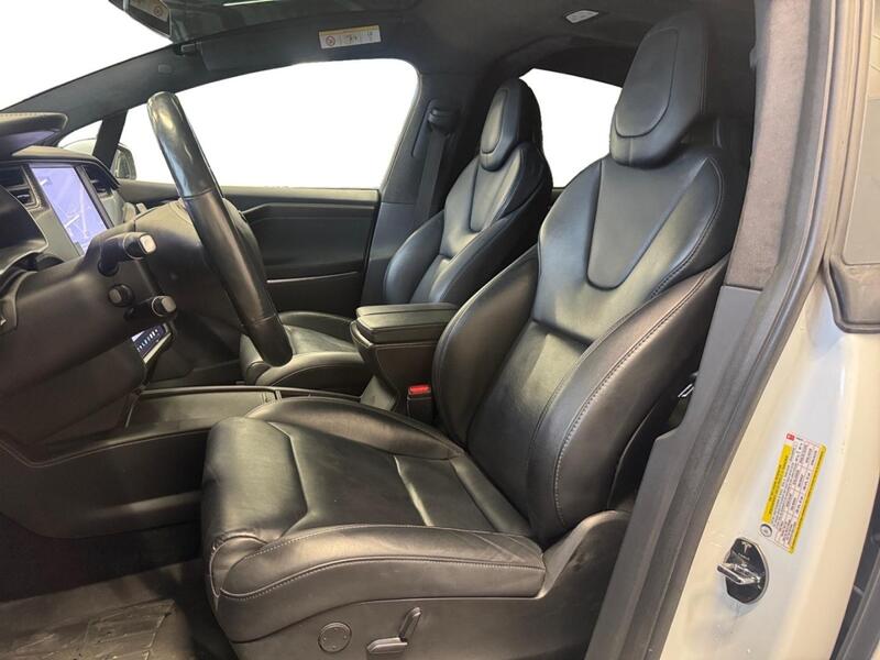 Tesla Model X vaihtoauto