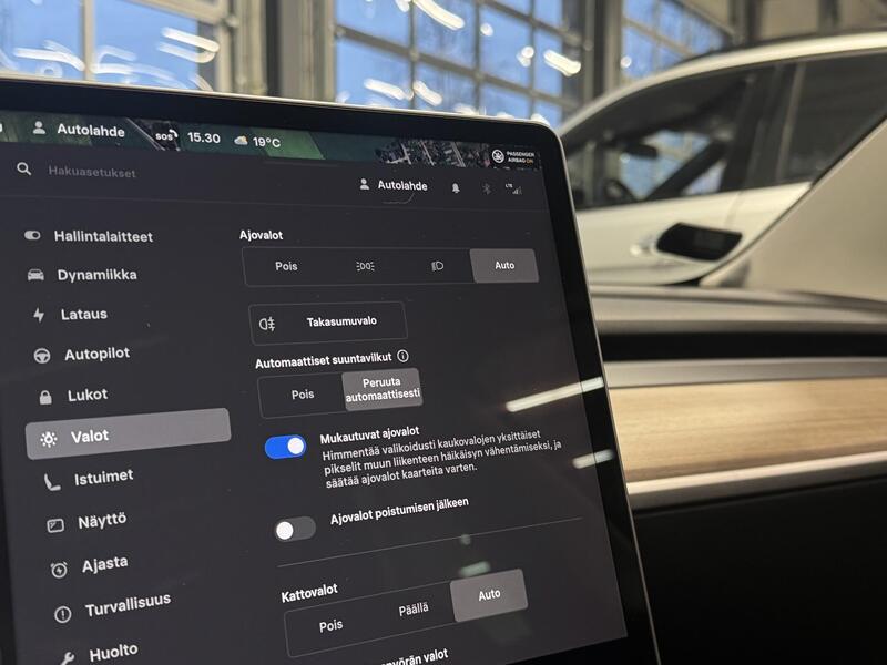 Tesla Model 3 vaihtoauto