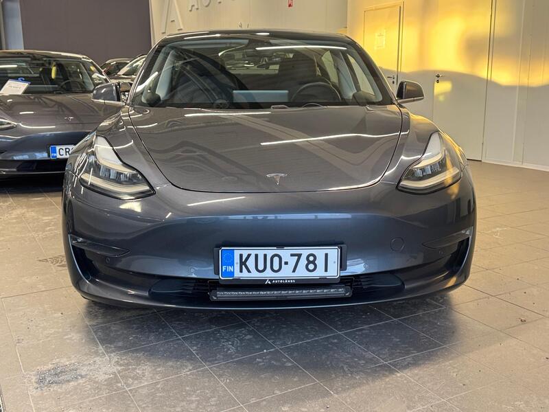 Tesla Model 3 vaihtoauto