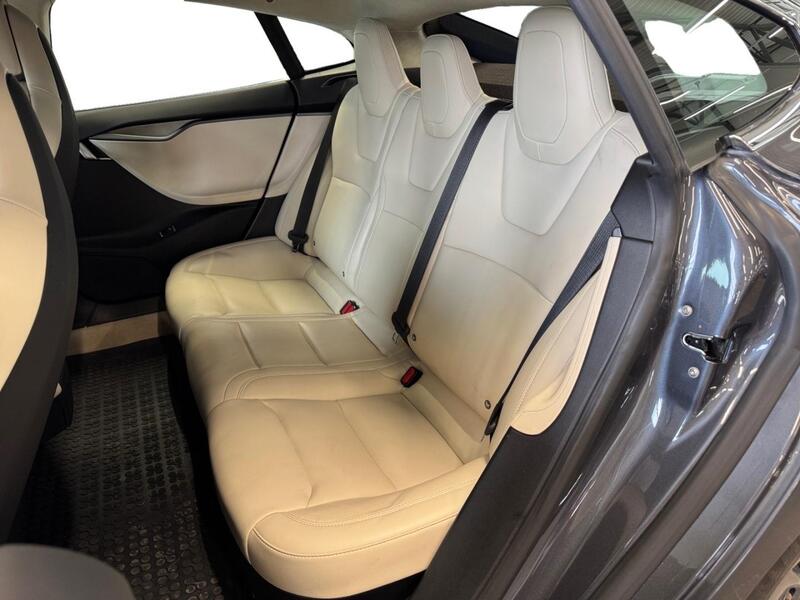 Tesla Model S vaihtoauto