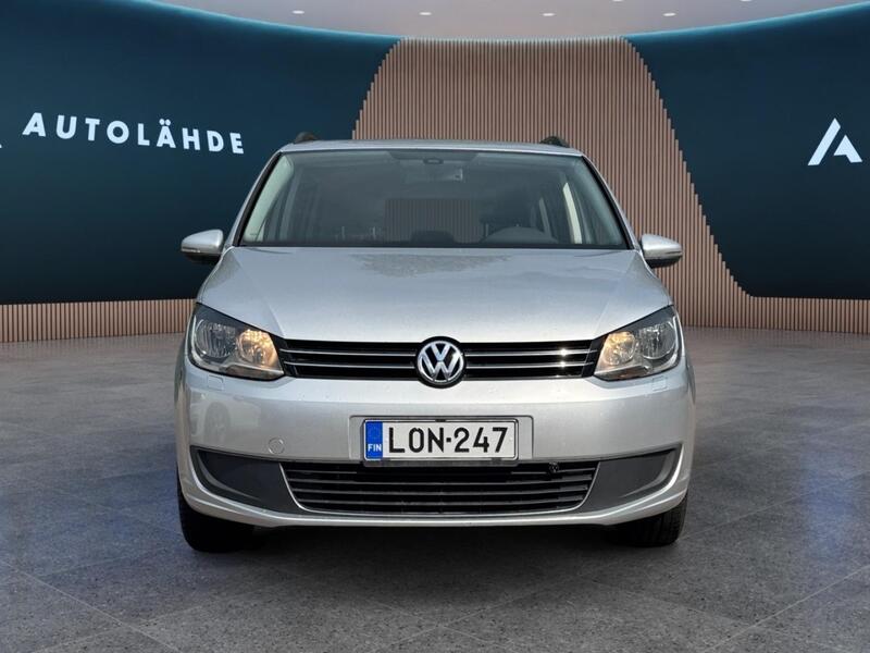 Volkswagen Touran vaihtoauto