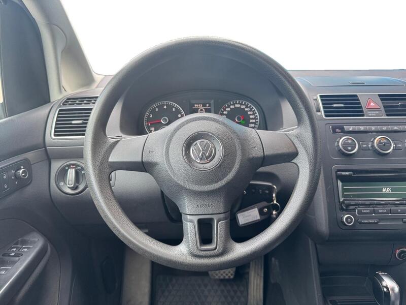 Volkswagen Touran vaihtoauto