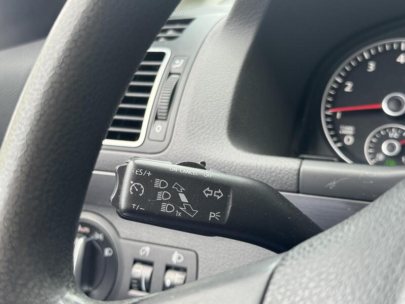 Volkswagen Touran vaihtoauto