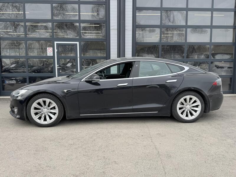 Tesla Model S vaihtoauto
