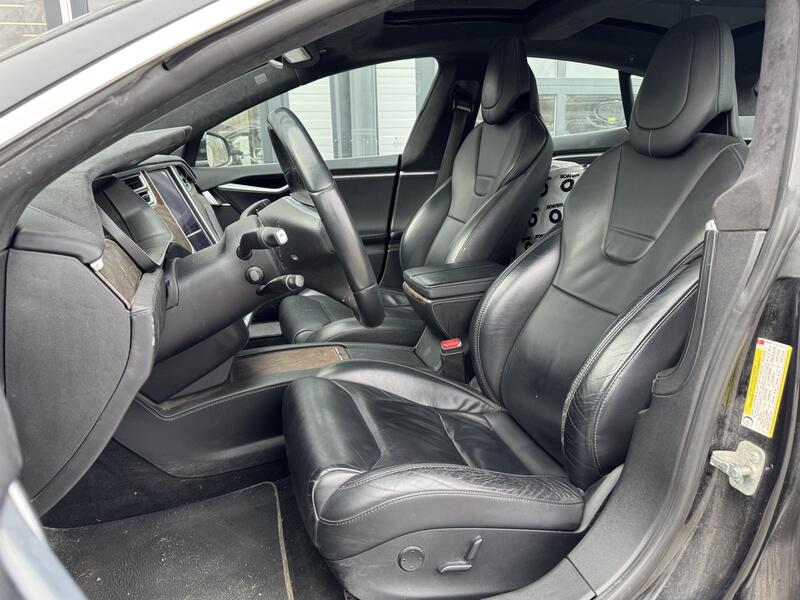 Tesla Model S vaihtoauto