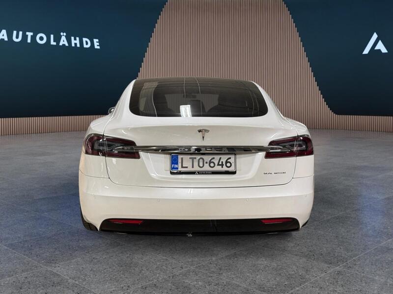Tesla Model S vaihtoauto