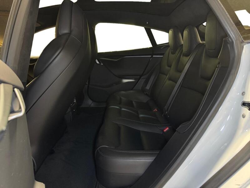 Tesla Model S vaihtoauto