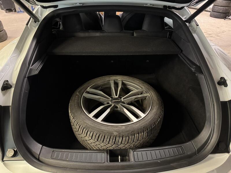 Tesla Model S vaihtoauto