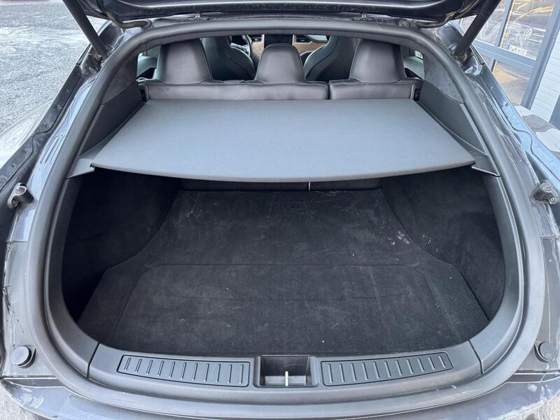 Tesla Model S vaihtoauto