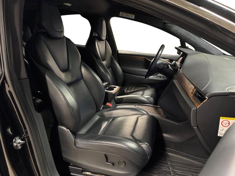 Tesla Model X vaihtoauto