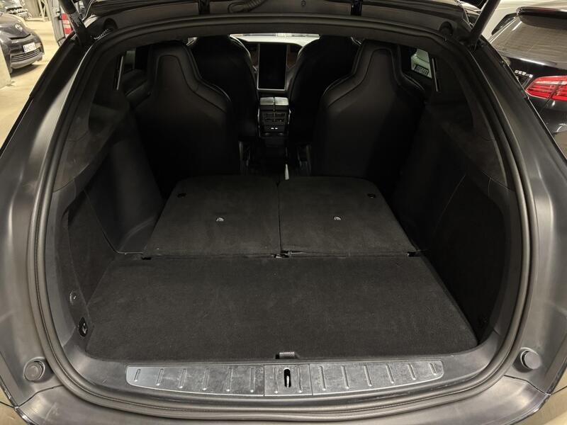 Tesla Model X vaihtoauto