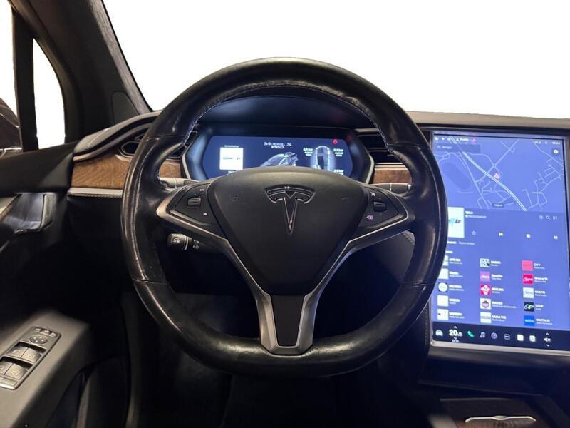 Tesla Model X vaihtoauto