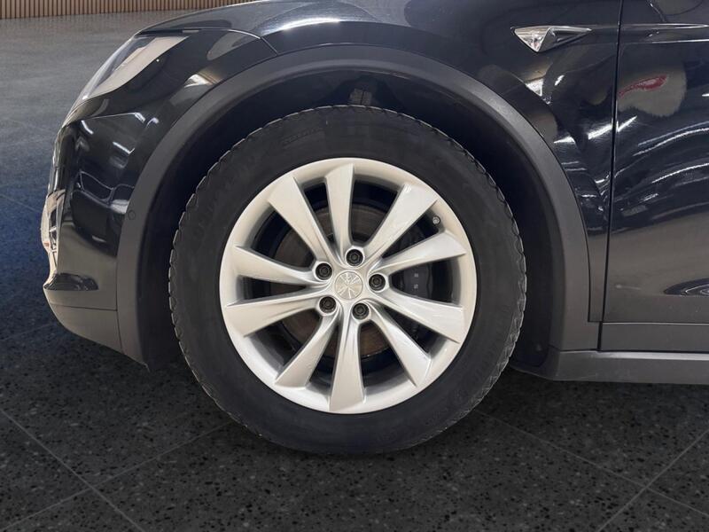 Tesla Model X vaihtoauto